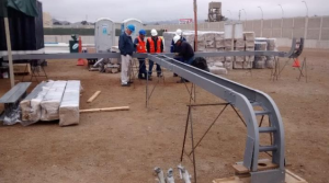 ESCALERILLAS PORTA CABLES REFORZADAS CON FIBRA DE VIDRIO - TIPO HD- instalando